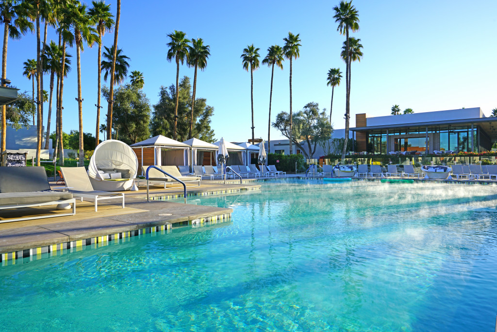 A wide hotel swimming pool in summer